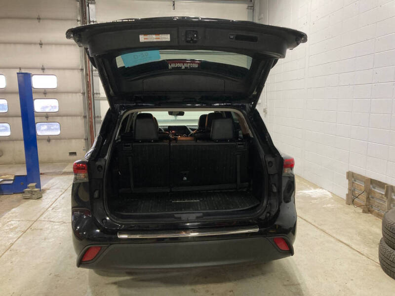 2023 Toyota Highlander XLE