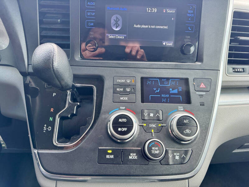 2017 Toyota Sienna L 7-Passenger