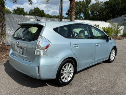 2013 Toyota Prius v Five