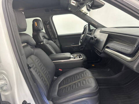 2023 Rivian R1S