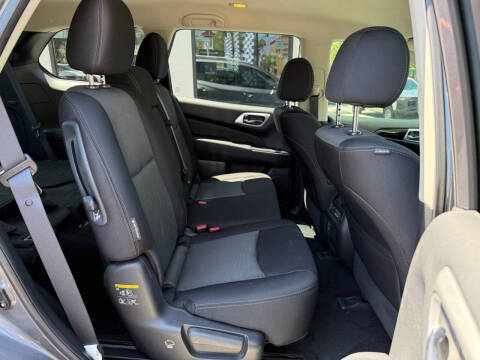 2018 Nissan Pathfinder S