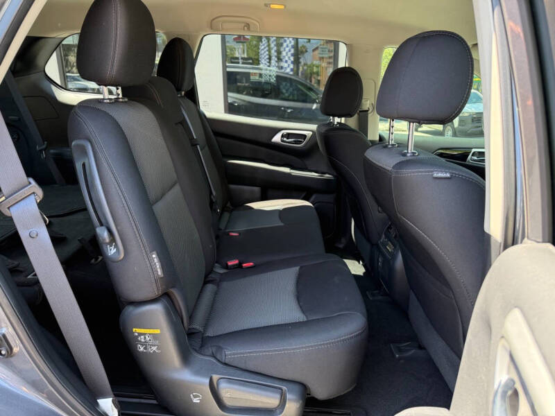 2018 Nissan Pathfinder S