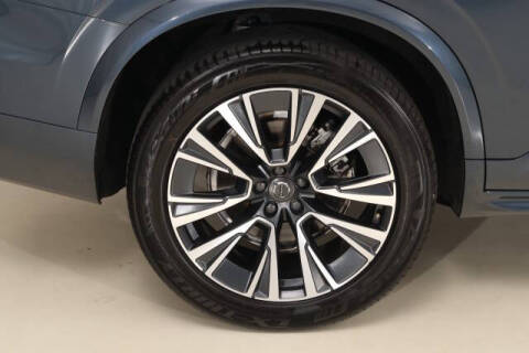 2022 Volvo XC90 T5 Momentum