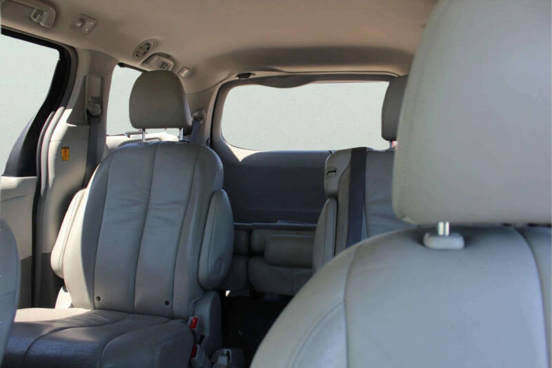 2011 Toyota Sienna Limited 7-Passenger