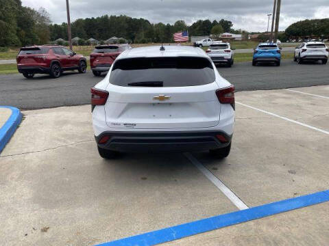 2025 Chevrolet Trax LS