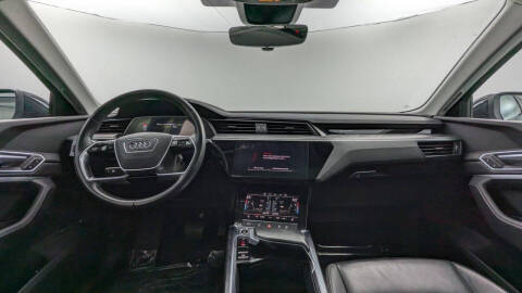 2023 Audi e-tron quattro Premium