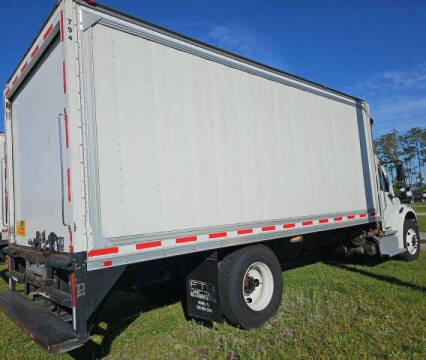 2013 Freightliner Business class M2