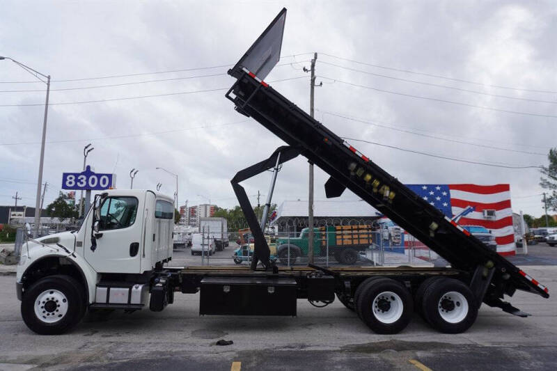 2015 Freightliner M2 106