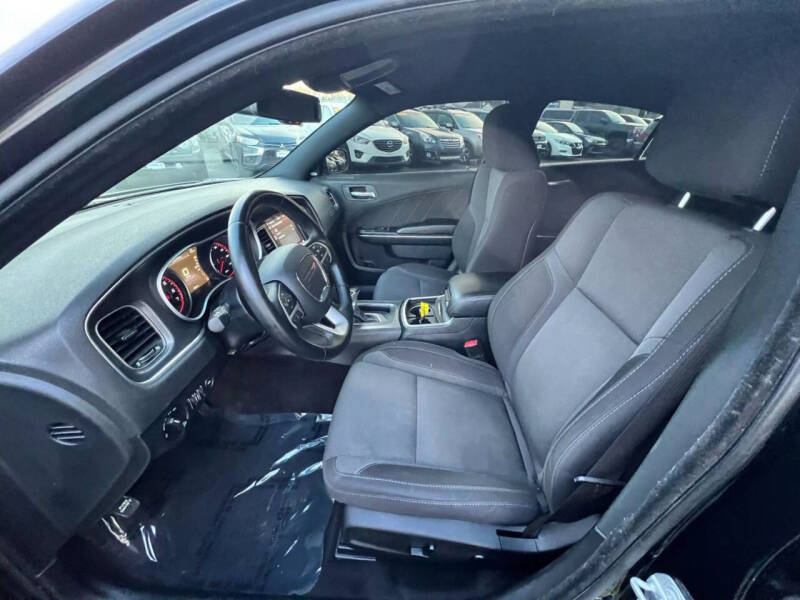 2017 Dodge Charger SXT