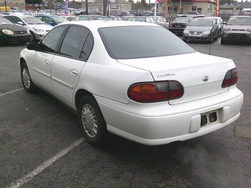 2003 Chevrolet Malibu Base photo 3