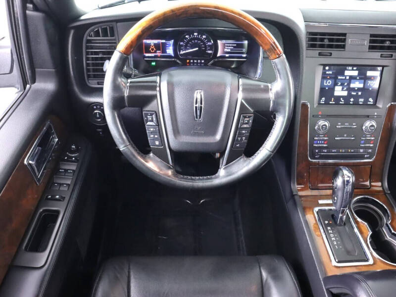 2016 Lincoln Navigator Select