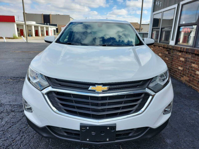 2019 Chevrolet Equinox LT photo 2