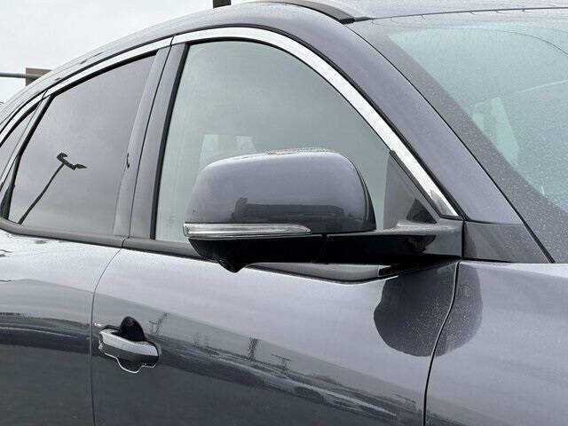 2025 VinFast VF8 Plus