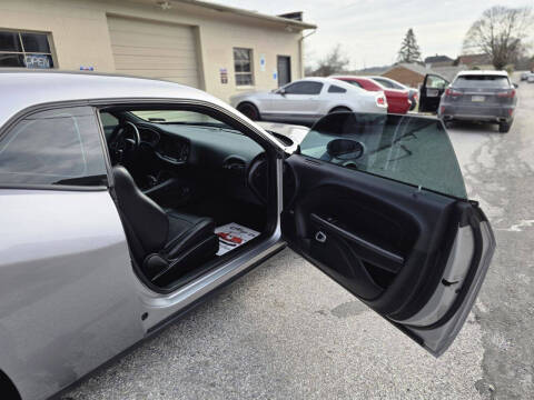 2015 Dodge Challenger SXT Plus
