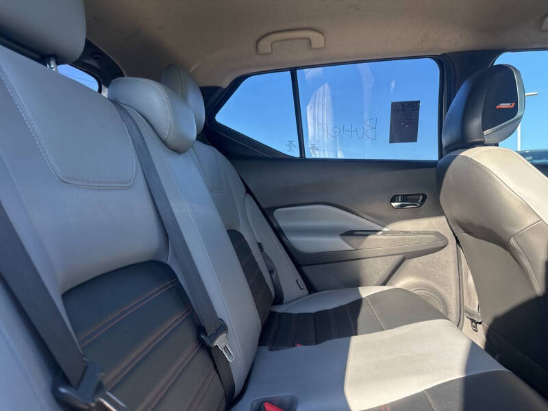 2023 Nissan Kicks SR