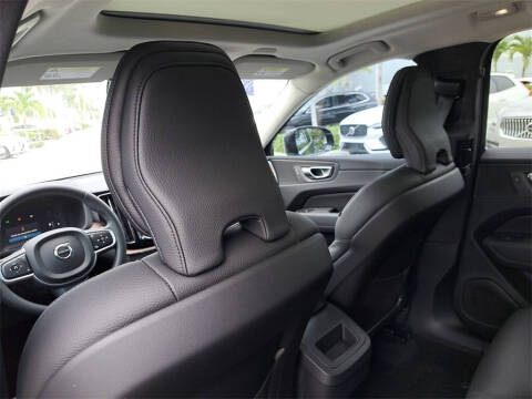 2022 Volvo XC60 B5 Momentum