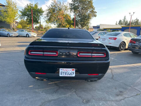2016 Dodge Challenger R/T Scat Pack