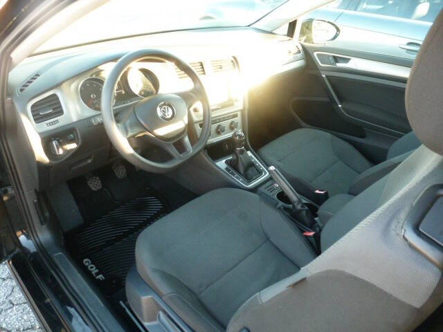 2015 Volkswagen Golf TSI Launch Edition