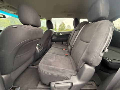 2016 Nissan Pathfinder SV