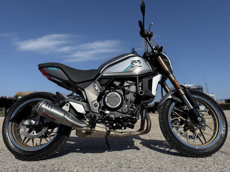 2022 CFMoto 700CL-X Sport