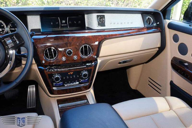 2020 Rolls-Royce Phantom EWB