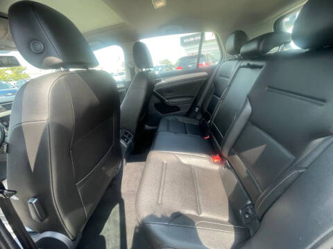 2017 Volkswagen Golf TSI Wolfsburg Edition