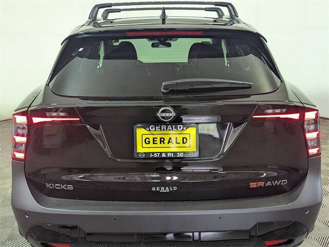 2026 Nissan Kicks SR