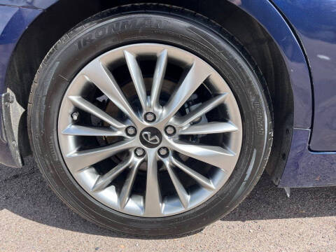 2022 Infiniti Q50 Luxe