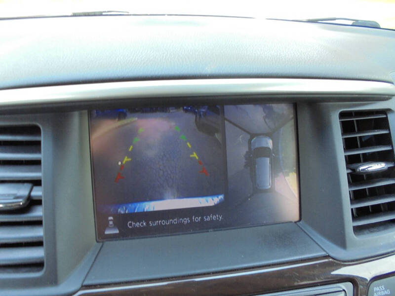 2016 Nissan Pathfinder SL