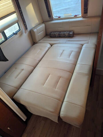 2012 Leisure Travel S24CB