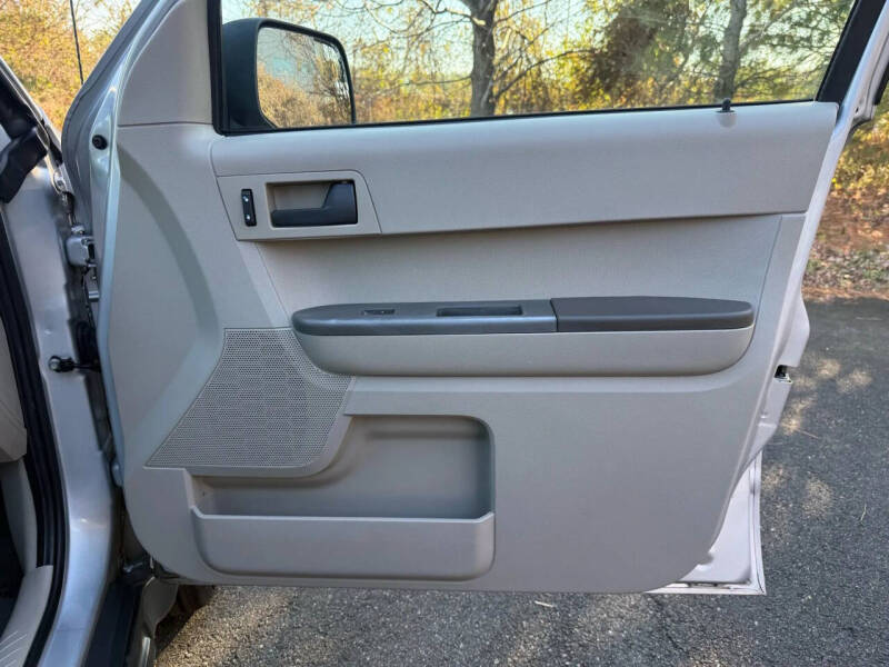 2011 Ford Escape XLS