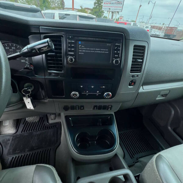 2015 Nissan NV