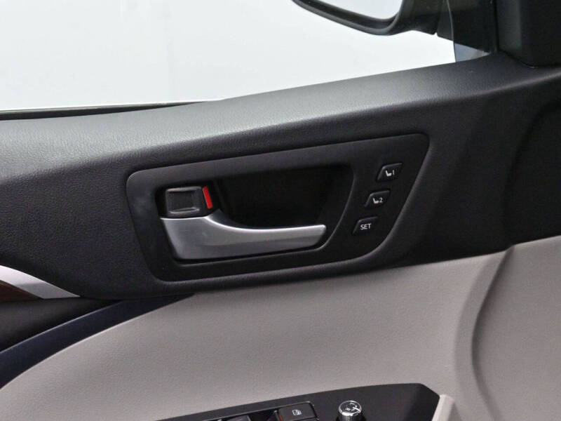 2016 Toyota Highlander Limited Platinum