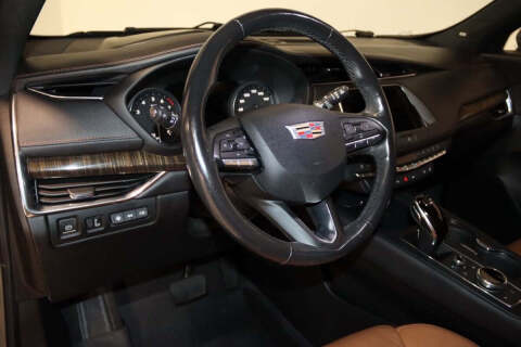 2020 Cadillac XT4 Premium Luxury