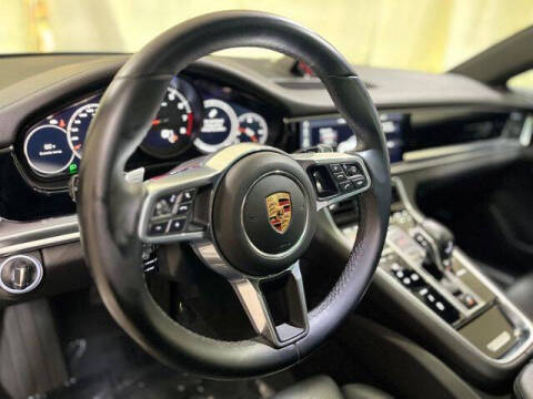 2018 Porsche Panamera 4