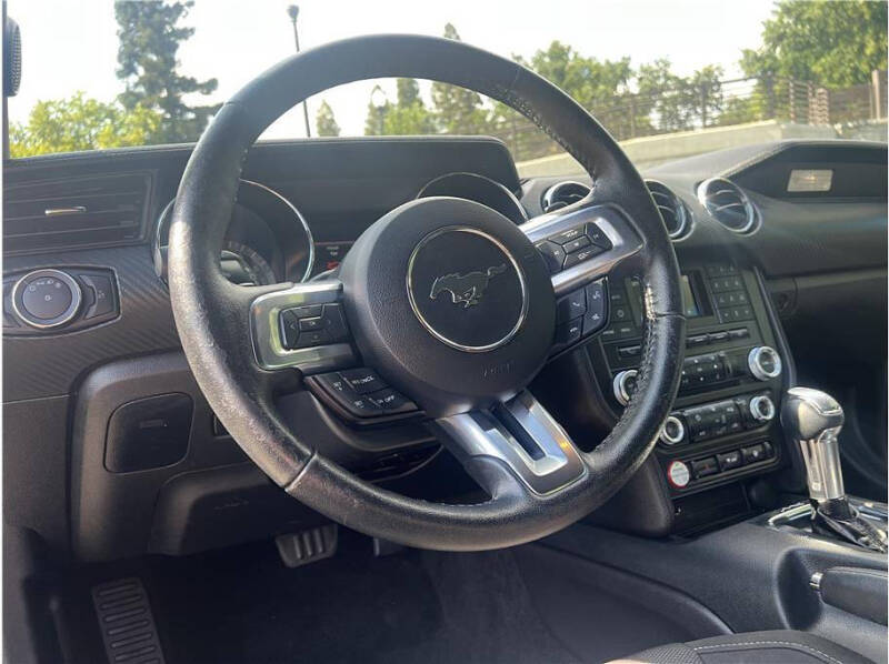 2017 Ford Mustang V6