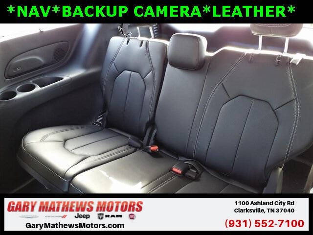 2024 Chrysler Pacifica Plug-In Hybrid Select