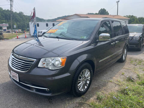 2016 Chrysler Town and Country for sale at PIONEER USED AUTOS & RV SALES in Lavalette WV