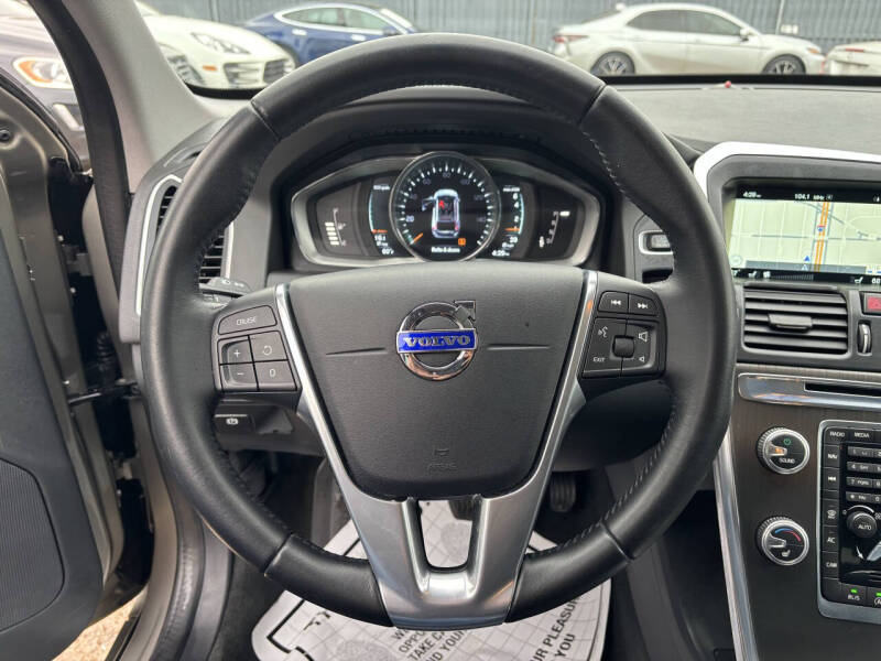 2016 Volvo XC60 T5 Drive-E Premier