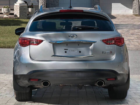 2011 Infiniti FX50