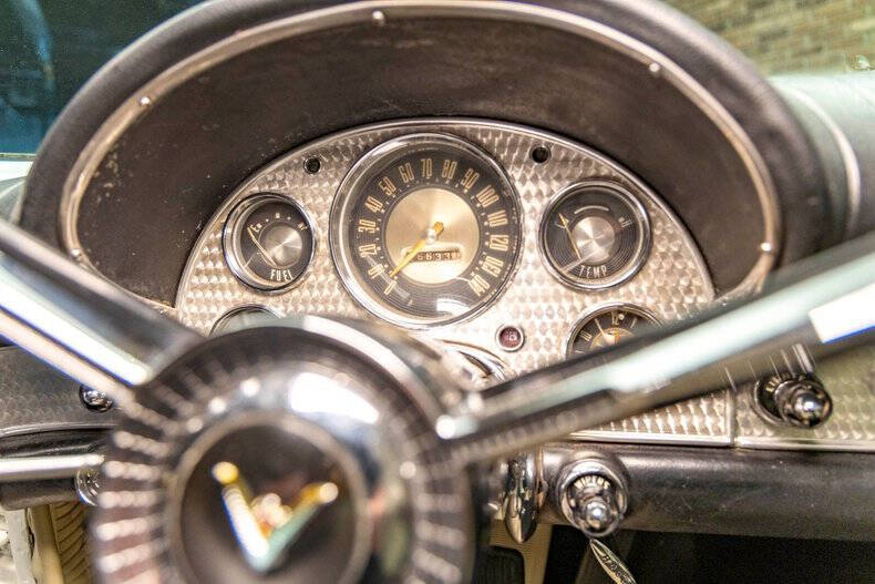 1957 Ford Thunderbird