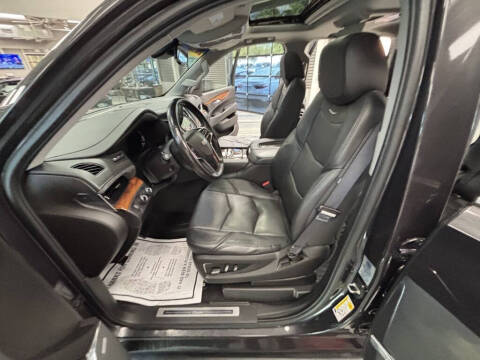 2016 Cadillac Escalade Luxury Collection