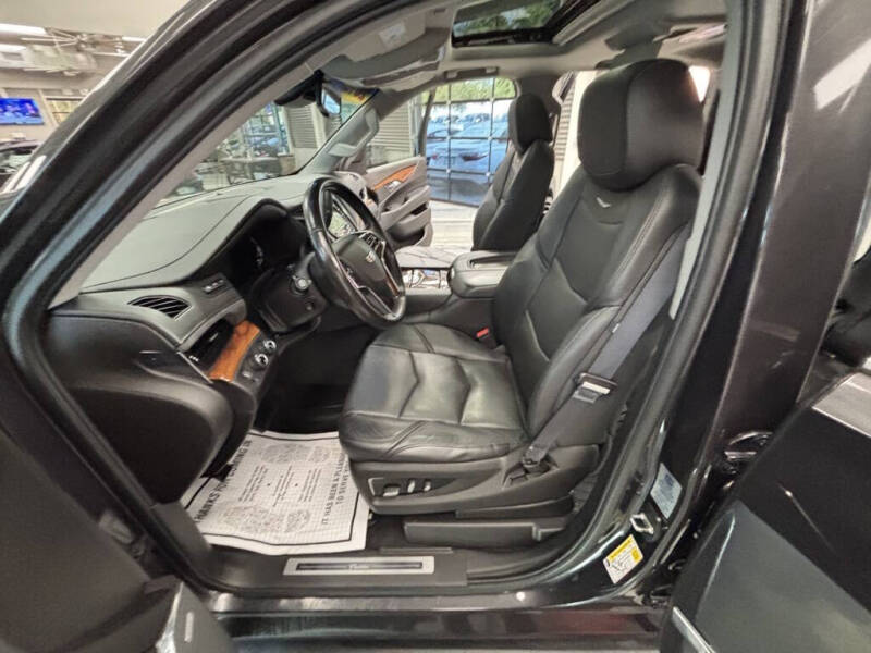 2016 Cadillac Escalade Luxury Collection