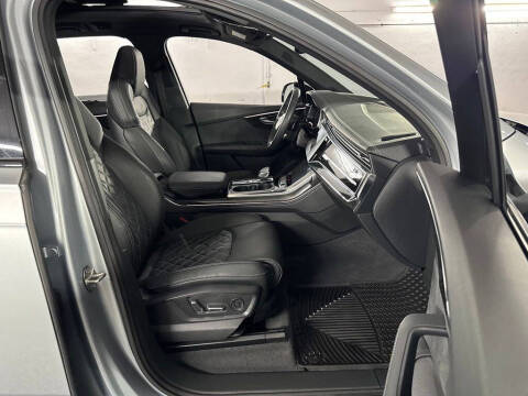 2023 Audi SQ7 4.0T quattro Premium Plus