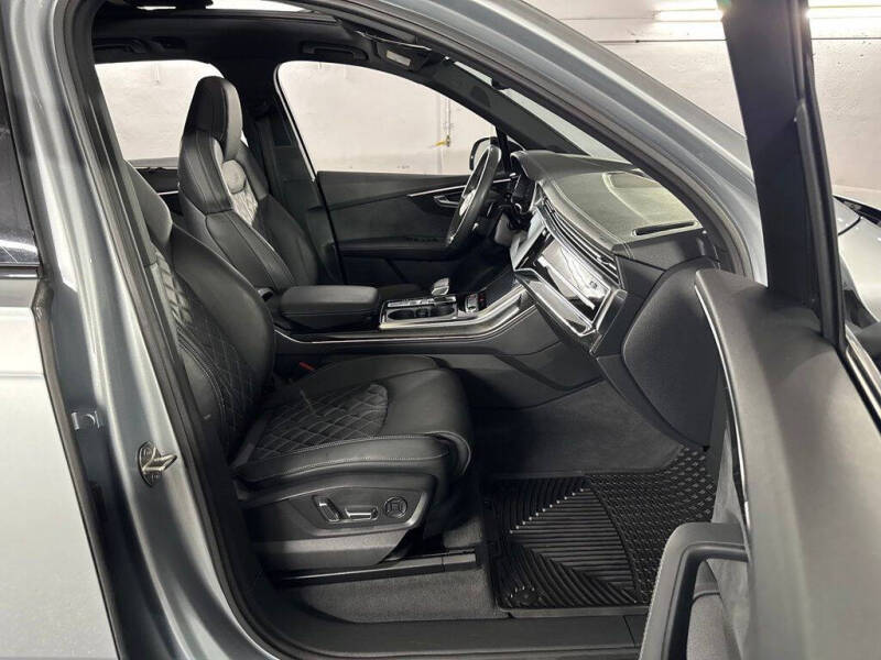 2023 Audi SQ7 4.0T quattro Premium Plus