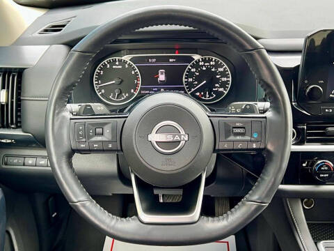 2022 Nissan Pathfinder SL