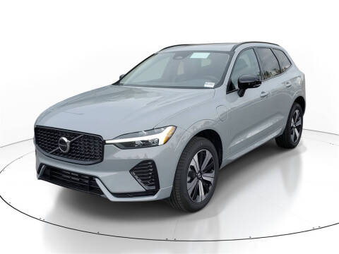 2025 Volvo XC60 T8 Core Dark Theme