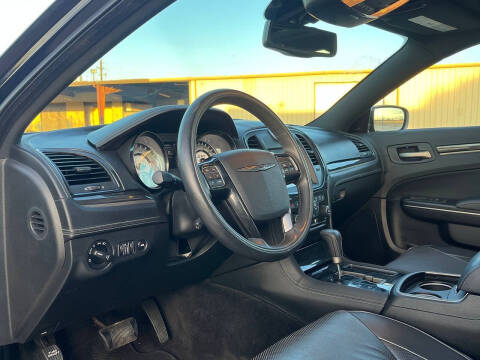 2014 Chrysler 300 C John Varvatos Limited Edition