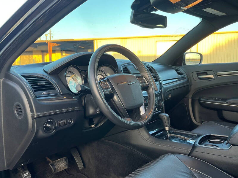 2014 Chrysler 300 C John Varvatos Limited Edition