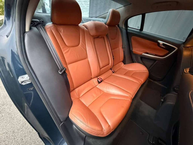 2014 Volvo S60 T5 Platinum